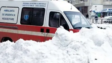 SOCANT! O tânără de 25 de ani a făcut stop cardiac şi a murit. Ambulanţa s-a înzăpezit şi nu a putut ajunge