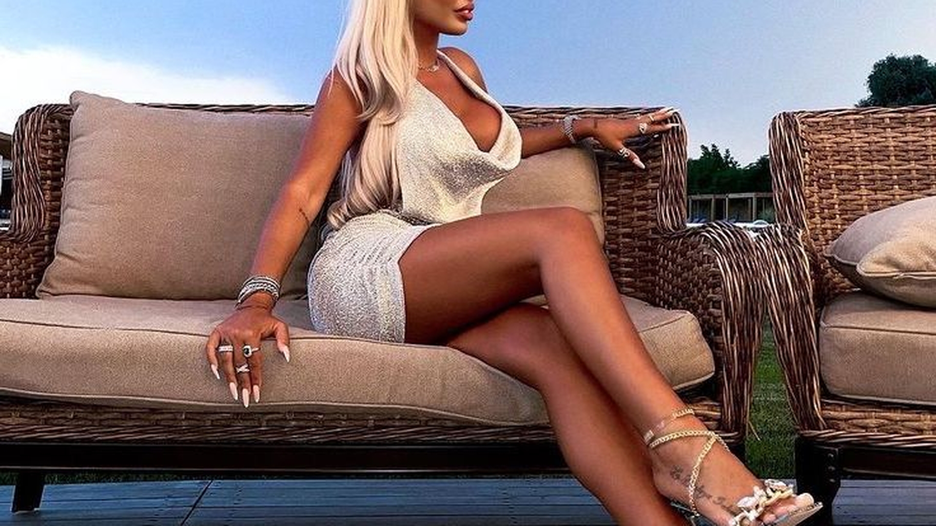 Loredana Chivu bifează o altă apariție incendiară pe Instagram. Ce i-a rugat pe fani să facă. FOTO