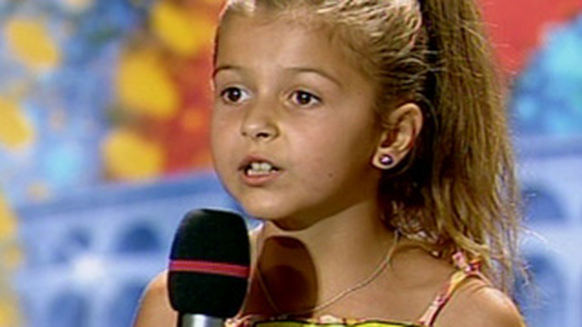 "Divad ed rod e ii Ierdna!" Afla ce inseamna asta in limbajul unei fetite de 9 ani care a venit la "Romanii au talent"!