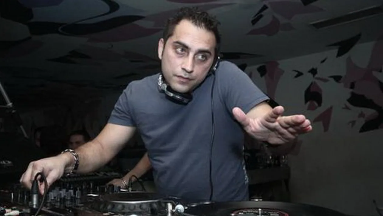S-a saturat de atata galagie si aglomeratie din cluburi! Dj Rynno nu mai suporta acum nici iesirile la mall cu sotia!