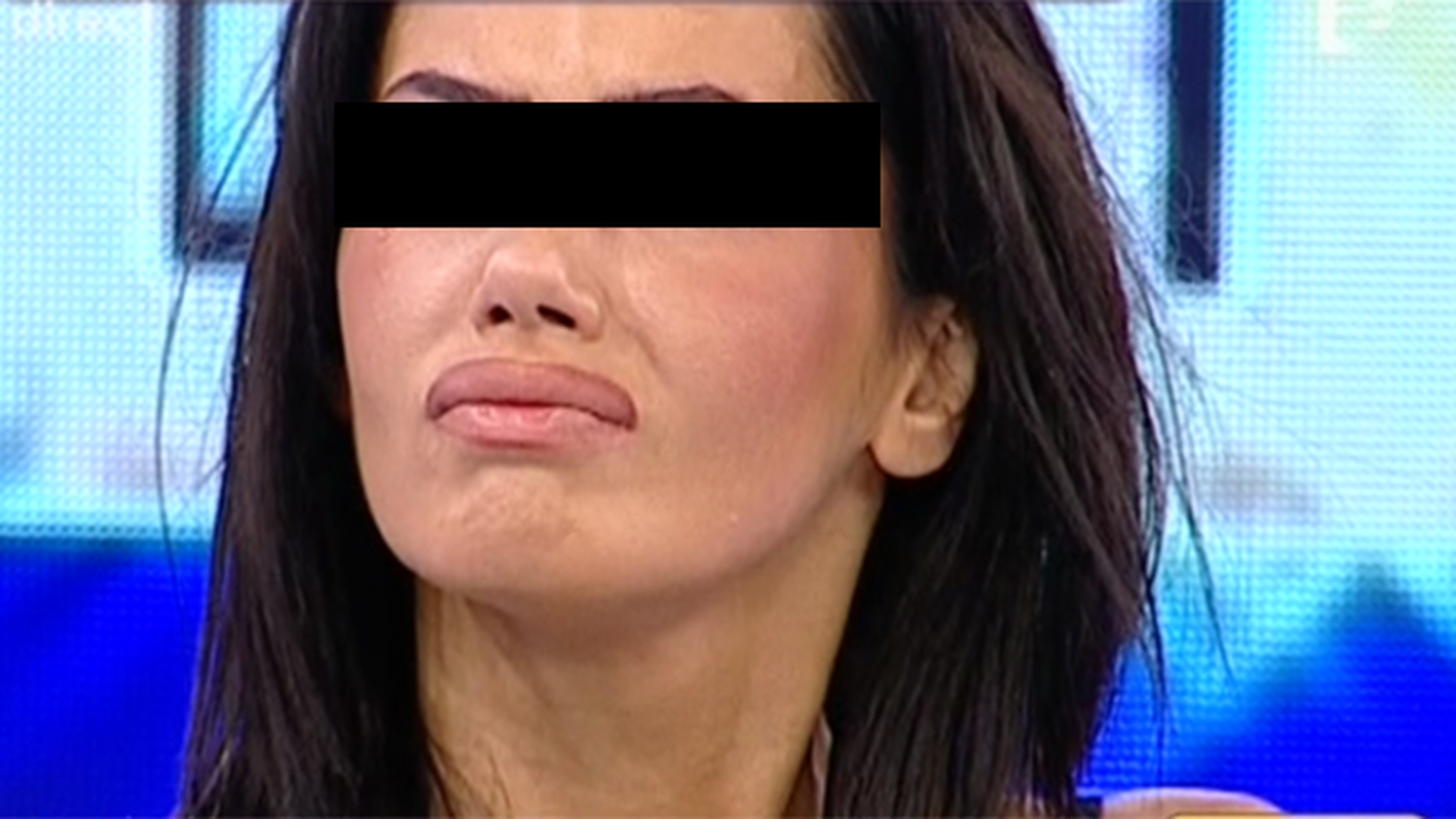 Fosta soţie a lui Pepe a făcut scandal la mormântul mamei! A aruncat cu florile în ea după ce a concediat-o!
