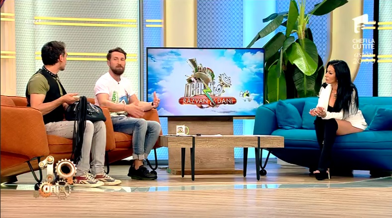 Răzvan Simion a căutat în geanta Oanei Stamate, stripteuza concurează la „Chefi la cuțite”: „Ai grijă ce scoți”