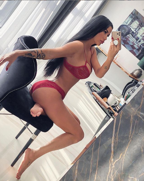 Daniela Crudu a repetat scena sărutului cu Bianca Drăgușanu! Momente incendiare cu o brunetă misterioasă GALERIE FOTO HOT
