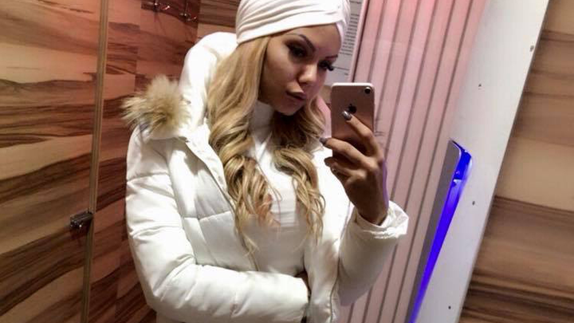 Beyonce de România se bucură din plin de vestea că nu are cancer! Cum s-a fotografiat în urmă cu puţin timp