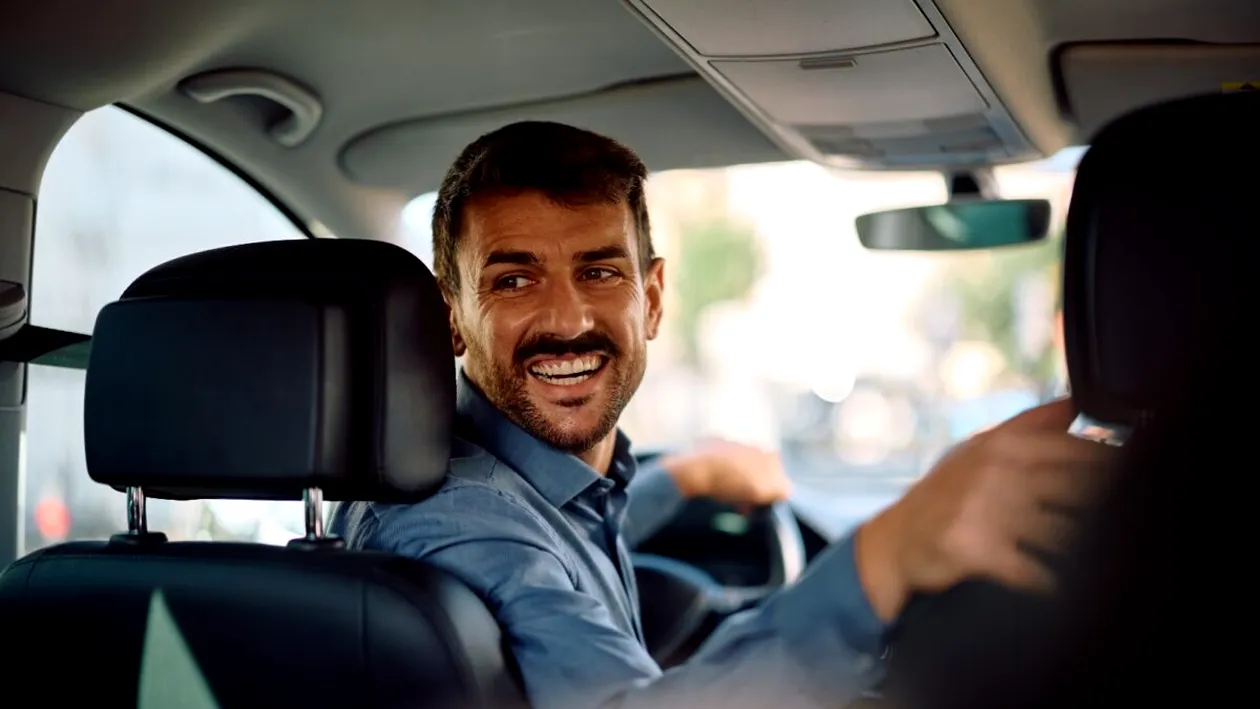 Cât câștigă un șofer de taxi în 2026. Cu câți bani rămâne lunar