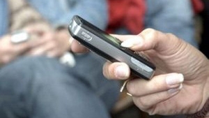 Incredibil! Un student din Bucureşti şi-a înscenat furtul telefonului mobil pentru a obţine unul nou