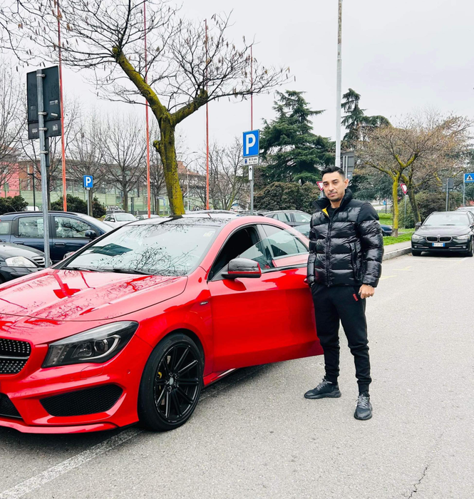 David Turcu are o afacere cu mașini, în Italia