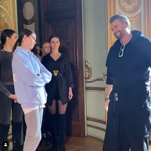 Anamaria Prodan, în lacrimi la Săptămâna Modei din Paris! Fata sa cea mare a defilat pentru Cătălin Botezatu. Cum a apărut sexy impresara pe catwalk alături de Rebecca Dumitrescu