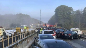 63 de mașini implicate și 35 de răniți în urma unui grav accident de circulație