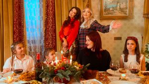 Nicoleta Luciu a revenit la vechea pasiune! Fosta asistentă TV a lansat un colind cu o artistă de la Vocea României