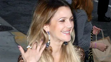 Drew Barrymore nu se lasa! Actrita s-a logodit din nou!