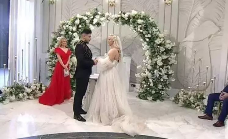 Raluca și Ion Șaulescu, fosții finaliști de la Mireasa sezonul 4, au divorțat după 3 ani de relație/ sursă foto: social media