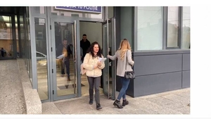 Tentativă de viol într-o scară de bloc din București! A fost demarată ancheta VIDEO