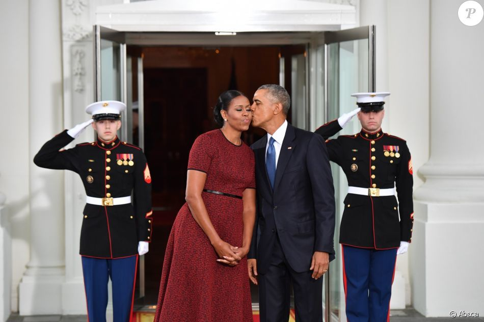 S-a aflat! Ce cadou i-a făcut Melania Trump lui Michelle Obama în ziua în care a devenit Prima Doamnă a SUA