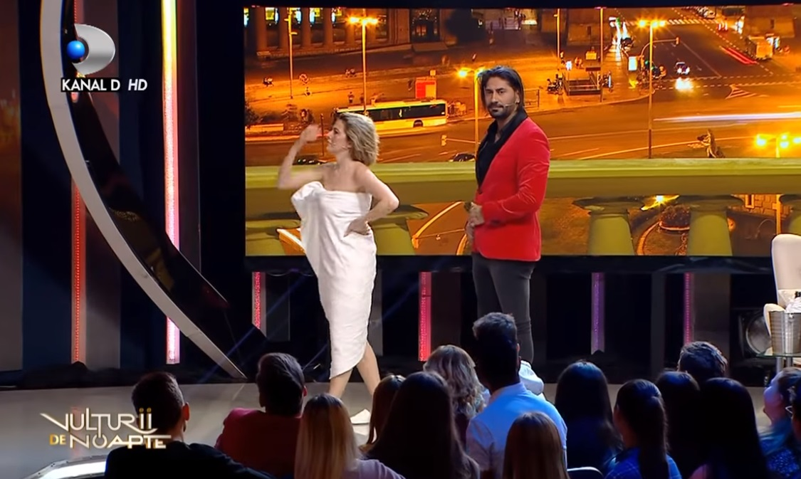 Și cu Răzvan cum rămâne!? Lidia Buble, filmată în brațele lui Connect-R