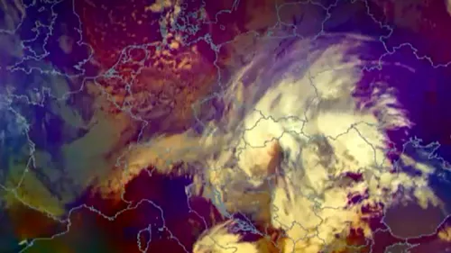 Nu e un banc! ANM avertizează: Suntem la pragul unui uragan! Masa de aer polar din România a adus avertizări de cod roşu de vreme rea