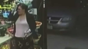 O femeie a văzut moartea trecând pe lângă ea la milimetru! Stătea la coadă la supermarket, când...