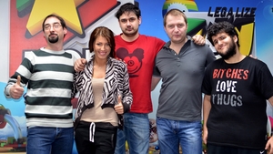 Prezentatorii CanCan TV au dezvaluit la Alarma ProFM ce imagini difuzeaza in aceasta seara cu Victor Slav si Bianca Dragusanu