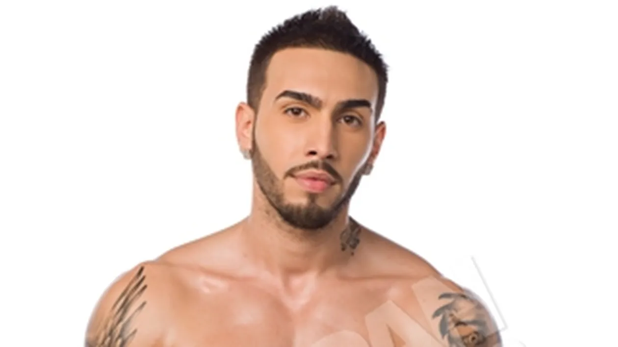 Alex Velea e modest: Nu m-a lovit criza, lumea va avea mereu nevoie de 'arta'