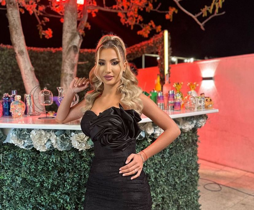 Claudia Puican, în căutare de tratamente pentru păr (sursă: instagram.com)