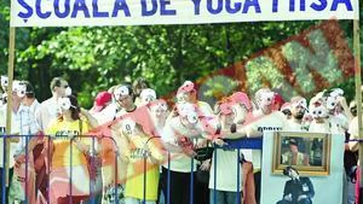 Yoghinii se Intrunesc, In noaptea de Sanziene, la Sarmizegetusa