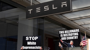 Furioși pe Elon Musk, americanii nu mai cumpără mașini Tesla. Rezultate dezastruoase pentru celebra marcă