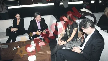 Ilie Nastase se simte bine in compania sotilor Popescu