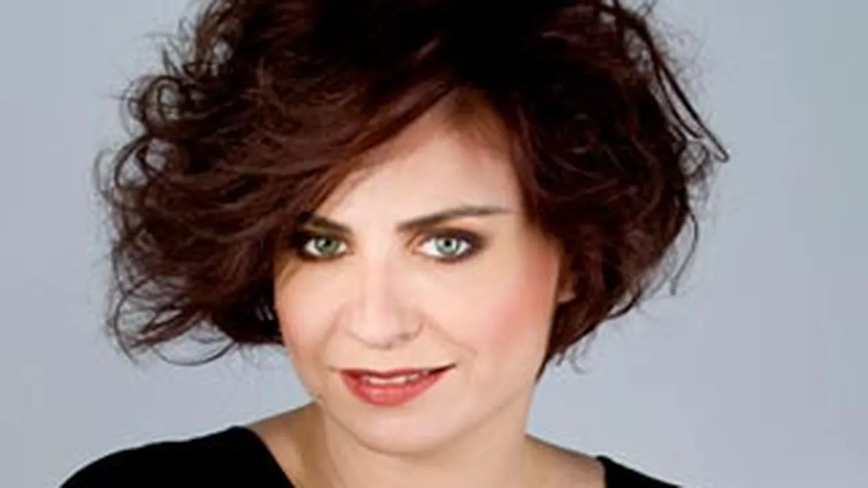 Adina Buzatu este pretentioasa cu modelele pentru sedinte foto: Pe Adrian l-am ales pentru ca iubeste hainele si se vede