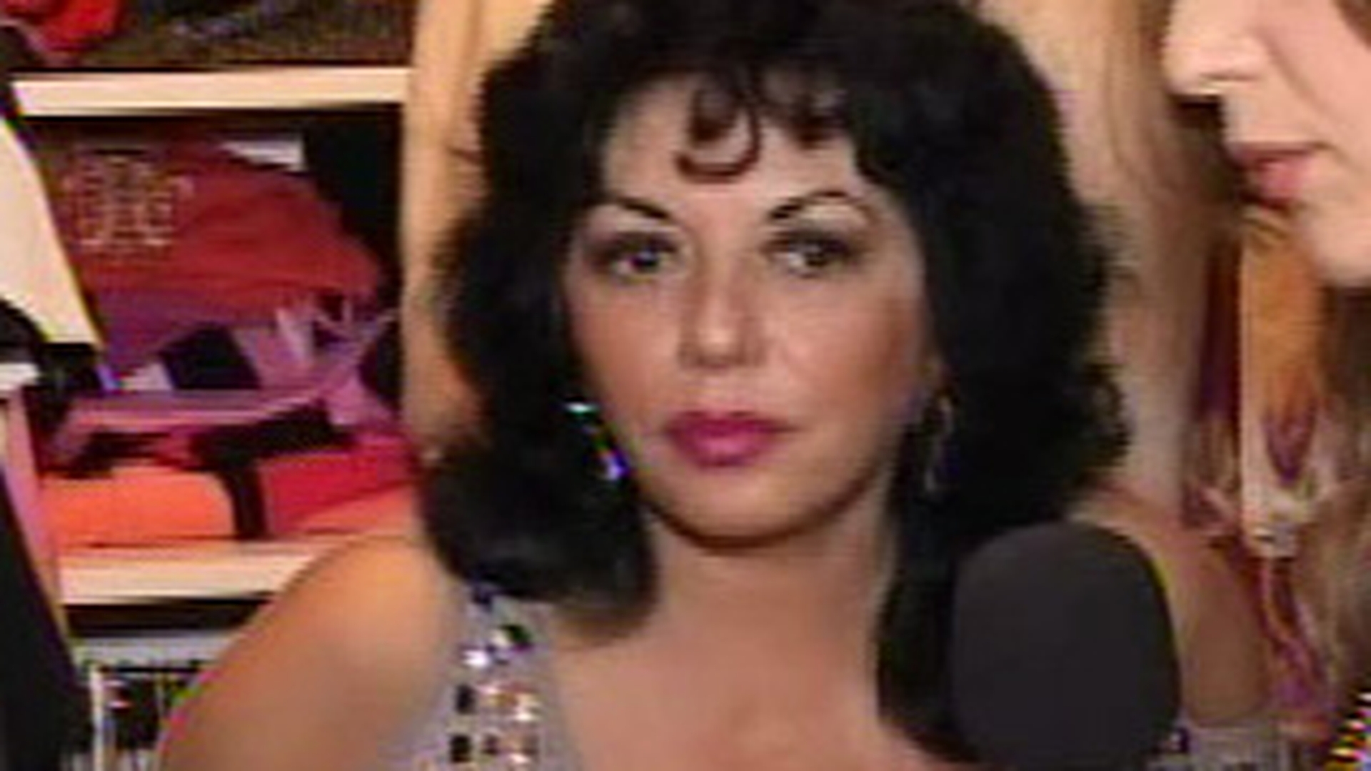 VIDEO Carmen Harra traieste visul american! Uite cum arata casa ei de 7 milioane de dolari! Are un tablou de un milion si bijuterii de sute de mii de dolari!