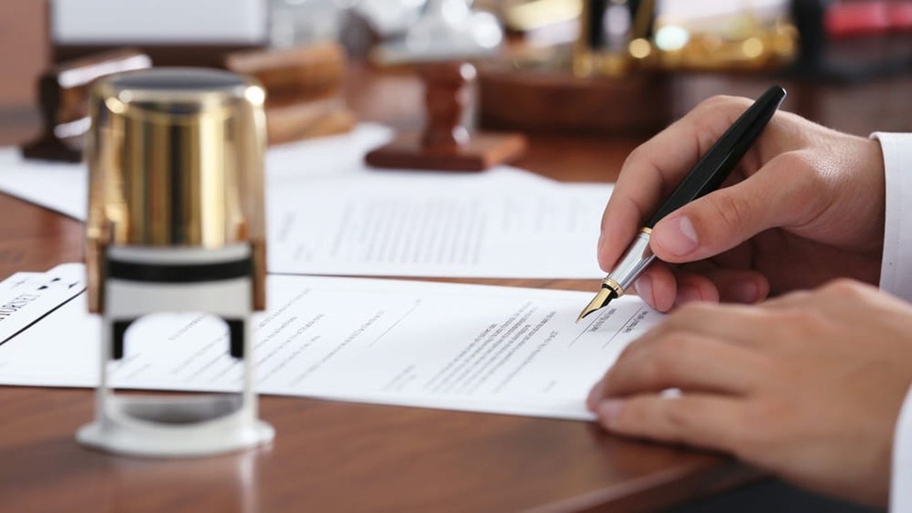 Cât câștigă un notar în România, în 2026. Ce sumă primește lunar