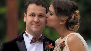 Nici n-ai spune că abia a divorţat. Fosta doamnă Negoiţă o ţine dintr-o petrecere într-alta!