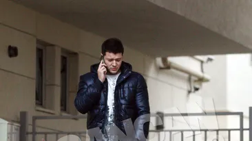 Victor Slav si-a luat lucrurile si a plecat din casa Andei Adam, in miezul noptii, ajutat de un prieten!