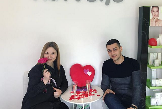 Alessia, în focul pregătirilor pentru botezul fiului său! Mesajul haios scris pe invitație, dar și când are loc fericitul eveniment