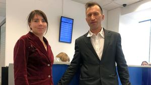 Unde o țin, de fapt, cei de la Antena 1 pe Vulpița atunci când nu apare la TV. Locul e secret și îl ştiu doar de angajații de la Acces Direct