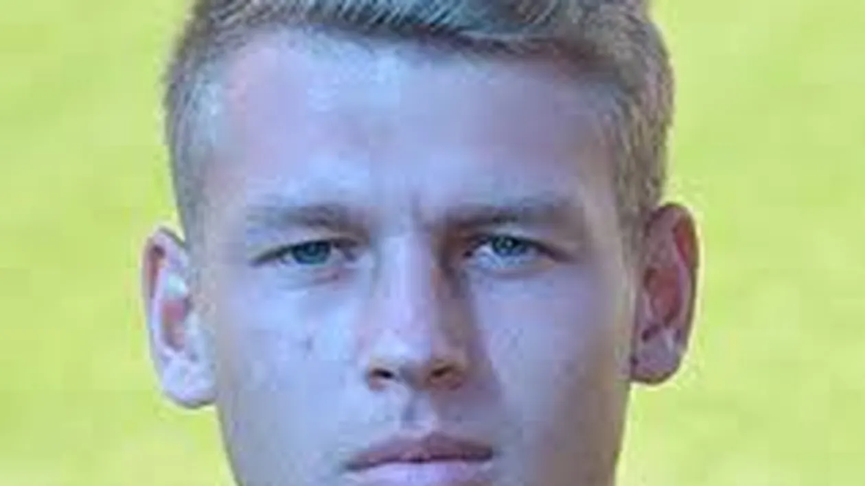 Am aflat cine e iubita stelistului Alexandru Tarnovan! Este un manechin cunoscut, are 17 ani si legaturi periculoase cu... Bote!