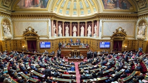 Proiect adoptat tacit de Senat: Închisoare pentru promovarea practicilor antițigăniste