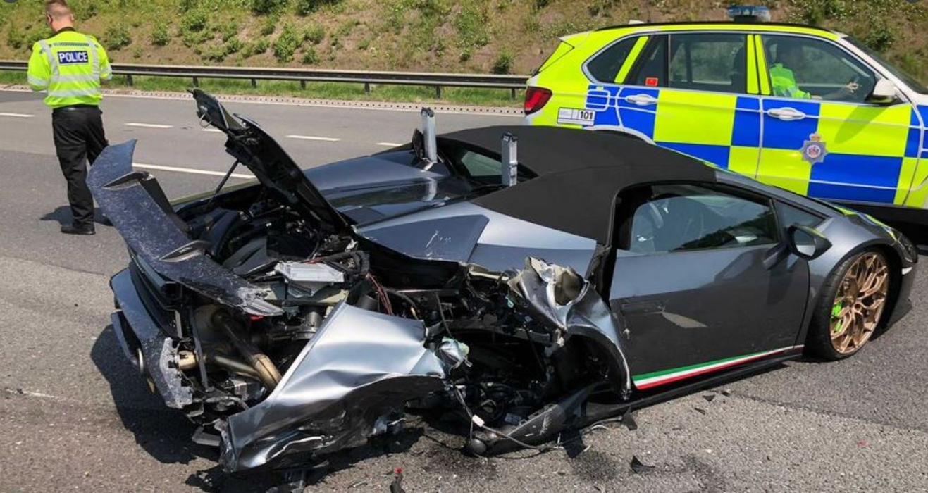 Un bărbat a făcut accident cu Lamborghini la doar 20 de minute după ce și l-a cumpărat! Polițiștii au fost uimiți când au aflat cauza incidentului rutier