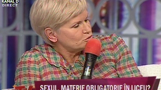 Monica Tatoiu le invata pe fete ce sa poarte in club! "Daca vrei sa iesi in evidenta prin altceva decat printr-o atitudine agresiv-vulgara, recomand albul"