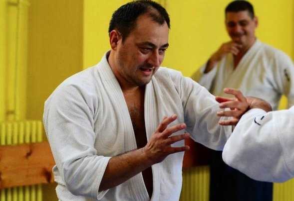 Mirel Palada riscă să facă puşcărie, după ce l-a bătut pe vicepreşedintele Senatului! Ce spune legea