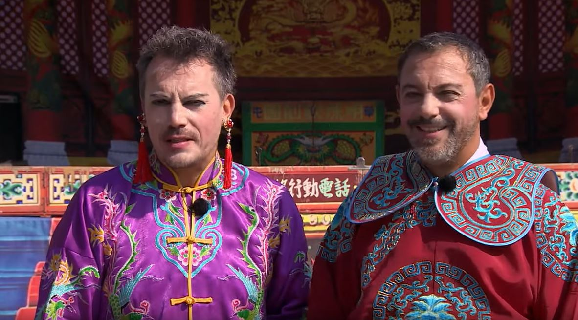 Scene incredibile difuzate de Antena 1, de la Asia Express! Alex Abagiu l-a sărutat pe Radu Vlăduţ. Gina Pistol, reacţie surprinzătoare