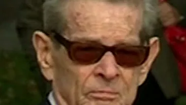 VIDEO Primele imagini de la inaugurarerea Piatetei Regale! Vezi cine a venit sa-l felicite pe Regele Mihai si cum a fost primit de popor!