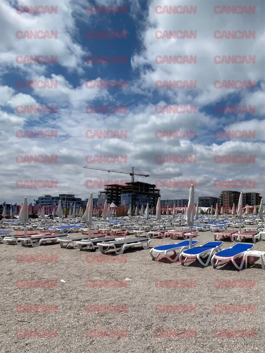 Bate vântul pe plajele din Mamaia Nord / FOTO: CANCAN.RO