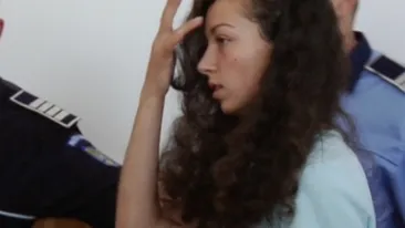 Studenta criminala coase goblenuri in inchisoare si sotul ei le vinde si toata banii in club cu femei!