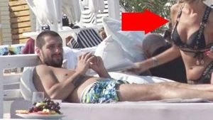 Cătălin Cazacu s-a cuplat cu o vedetă de la Antena 1. Primele imagini cu ei împreună de la mare