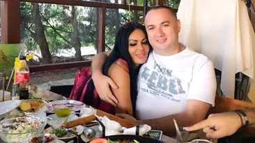 LEO DE LA STREHAIA şi-a scos tunata la plimbare! DANA CRIMINALA a făcut furori într-o pereche de bikini minusculi