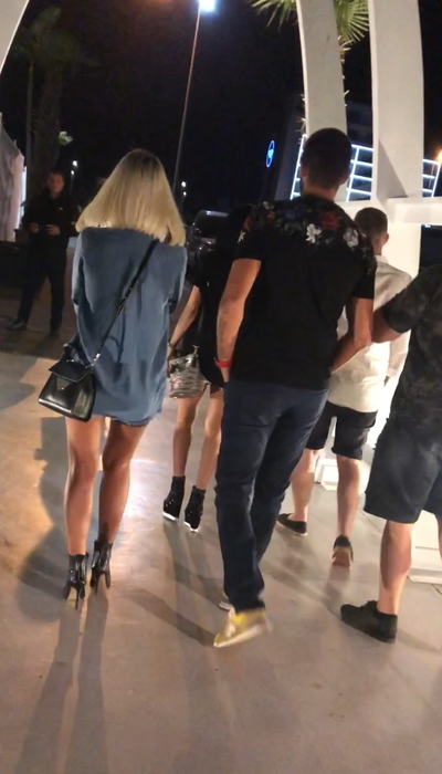 Cătălin Cazacu alături de o tânără blondină