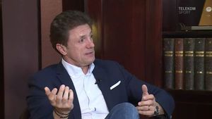 Gică Popescu, mesaj dur pentru ministrul Stroe: „Nu putem să ne batem joc de jucători!”