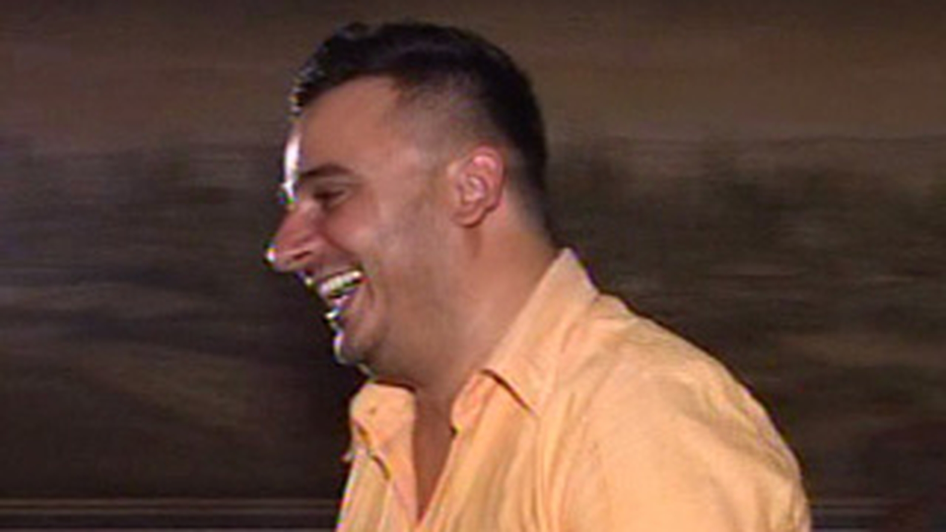 VIDEO Liviu Guta se lauda cu pantofi de 2000 de lire sterline! Vezi cum arata pretiosii pantofi