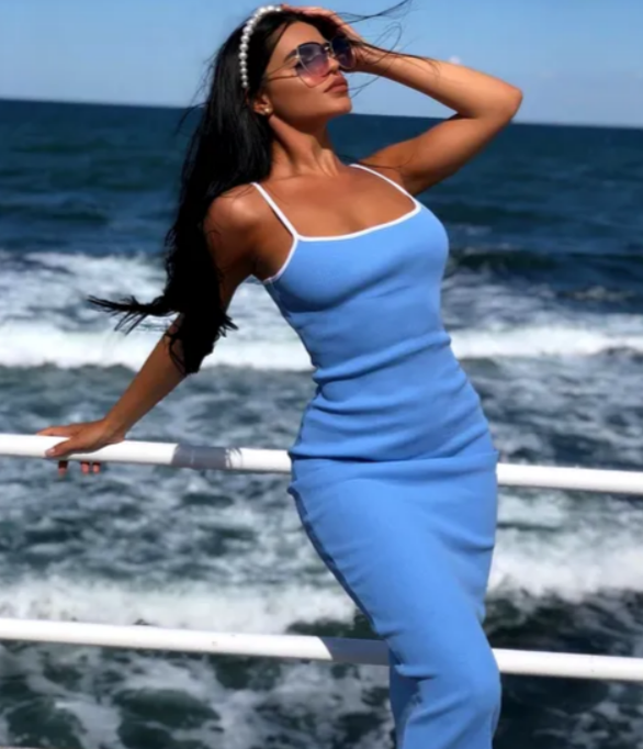 Imagini fierbinți cu iubita lui Andrei Cordea, cel mai în formă jucător al roș-albaștrilor. Cum arată Georgiana, bomba-sexy a mijlocașului | GALERIE FOTO