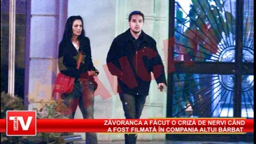 Zavoranca a facut o criza de nervi cand s-a trezit fotografiata in compania altui barbat